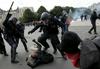 Francija: Policija prepovedala načrtovane protivladne proteste v Parizu
