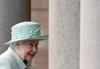 Foto: Britanska kraljica ohranja smisel za humor