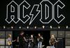 Basist AC/DC se po koncu turneje poslavlja od koncertov