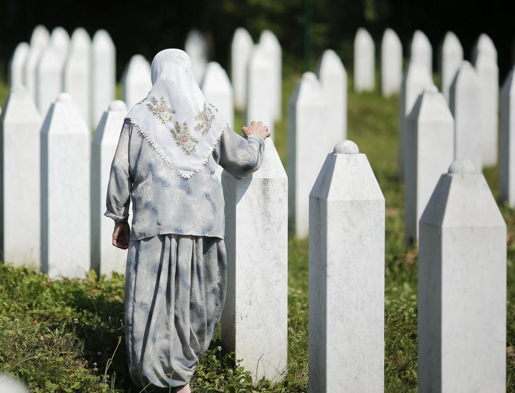 Od genocida nad bosanskimi muslimani iz Srebrenice danes mineva 24 let. Foto: EPA