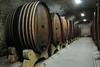 Slovenski vinarji nad viške vina s krizno destilacijo
