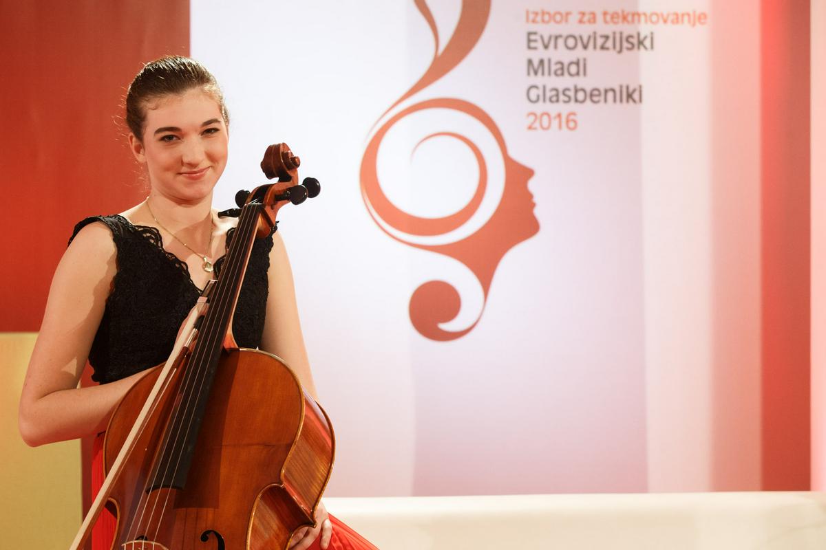 Slovenijo bo na Evrovizijskih mladih glasbenikih v Kölnu zastopala 18-letna violončelistka Zala Vidic. Na vrsti bo šesta. Foto: Željko Stevanić, IFP