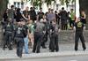 Policija v Nemčiji morala ločiti domačine in prebežnike