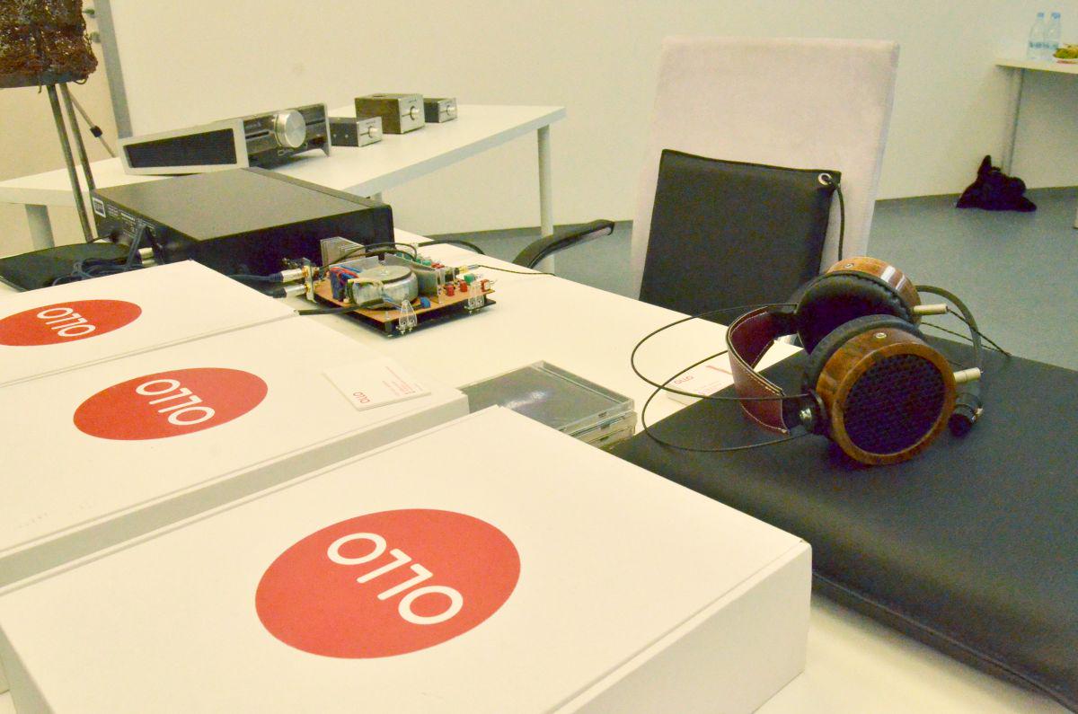 Družba OLLO, ki je pred dnevi začela prodati prve izdelke, slušalke za avdioinženirje in ljubitelje visokoresolucijskega zvoka. Foto: Primorski tehnološki park