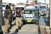 V napadu na policijsko akademijo v Pakistanu najmanj 58 žrtev
