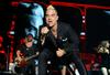 Robbie Williams gol na naslovnici gejevske revije