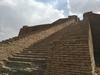 Islamski skrajneži z buldožerji podrli tri tisoč let star asirski zigurat