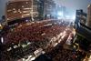 Pritisk se nadaljuje. Proti južnokorejski predsednici več sto tisoč ljudi.