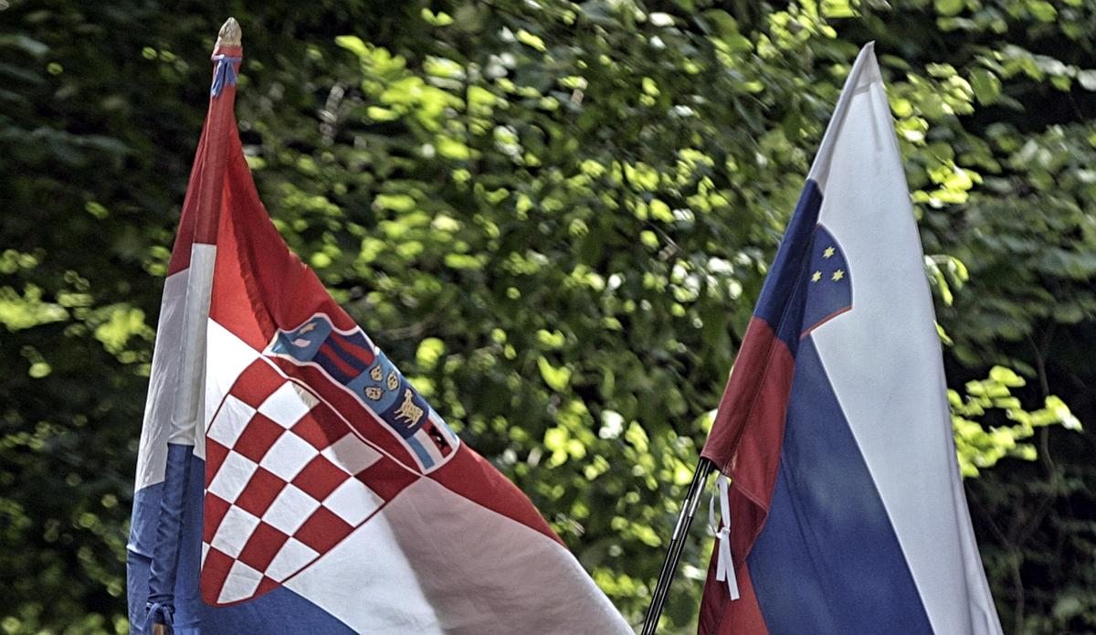 Del slovenske javnosti sicer ocenjuje, da gre glede bombonjere za provokacijo in aroganco hrvaške strani, ker meja med državama še ni določena in je predmet arbitražnega postopka. Foto: BoBo