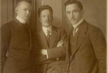Izidor Cankar, Vojeslav Molè in France Stelè na Dunaju leta 1912. Foto: Arhiv NUK