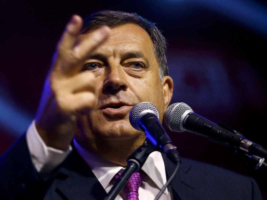Milorad Dodik je dejal, da bo vztrajal pri mirni razdružitvi BiH-a. Foto: Reuters