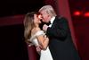 Foto in video: Kako se novi prvi mož ZDA znajde v predsedniških plesnih čevljih?