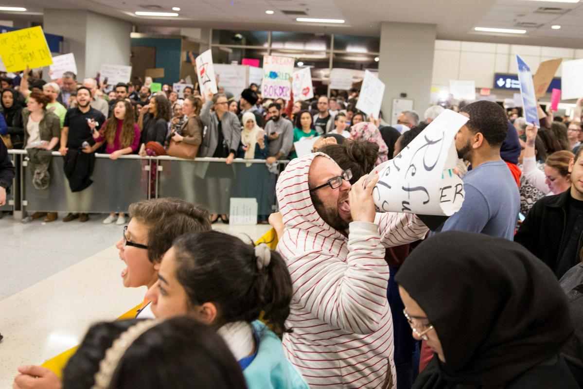 Protest na letališču v Dallasu
