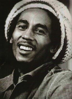 Marley je bil ustanovni član in vodja glasbene skupine The Wailers, v kateri je kot pevka v spremljevalni skupini I Threes pela njegova žena (Alpharita) Rita Anderson Marley. Skupaj sta imela devet otrok, od katerih je verjetno najbolj znan najstarejši sin David »Ziggy« Marley, ki je tudi kakor oče pevec in glasbenik. Foto: Wiki Commons Foto: 