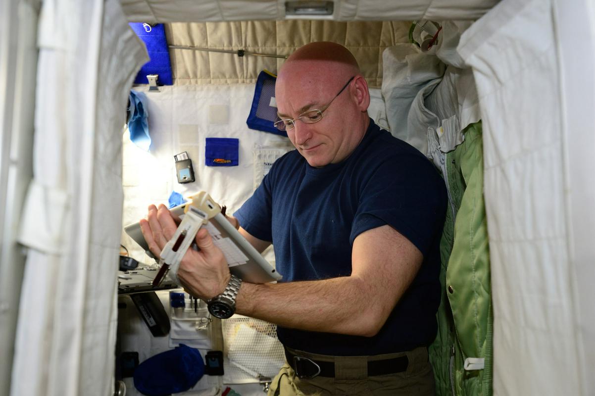 Scott Kelly nekoč na Mednarodni vesoljski postaji. Zdaj je upokojeni astronavt. Foto: Nasa