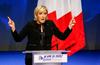 Le Penova ostro nad globalizacijo in radikalni islam, vse več pozivov k odstopu Fillona