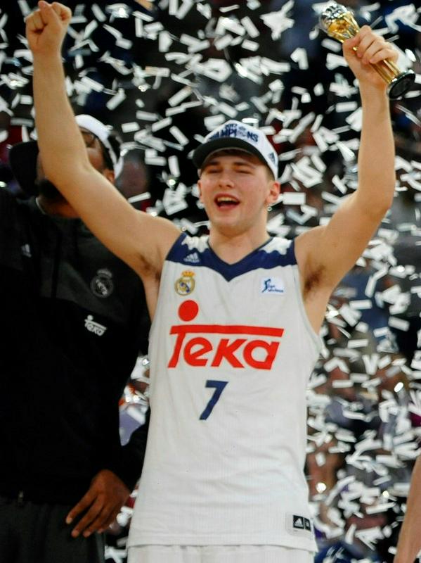 Luka Dončić je bil skupaj s Sergiem Llullom in Anthonyjem Randolphom najbolj razigran košarkar Reala v Vitorii. Foto: EPA
