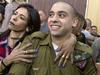 Izraelski vojak za uboj Palestinca obsojen na 18 mesecev zapora