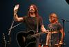 Foo Fighters izpolnjujejo obljubo: ker jih ni bilo leta 2015, pridejo na Glastonbury letos