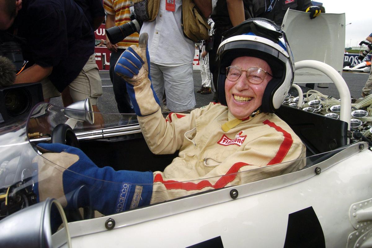 John Surtees je najprej blestel v motociklističnem razredu do 500 ccm, nato pa še v formuli ena. Foto: EPA