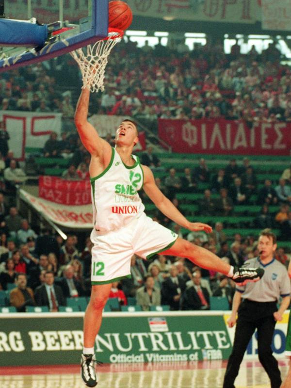 Marko Milić je v Olimpijo iz kranjskega Triglava prišel leta 1994, naslednje leto na tekmovanju All Star preskočil avtomobil in zabil, leta 1997 igral na turnirju final four, nato pa izpolnil otroške želje in se podal v Ligo NBA. Foto: AP
