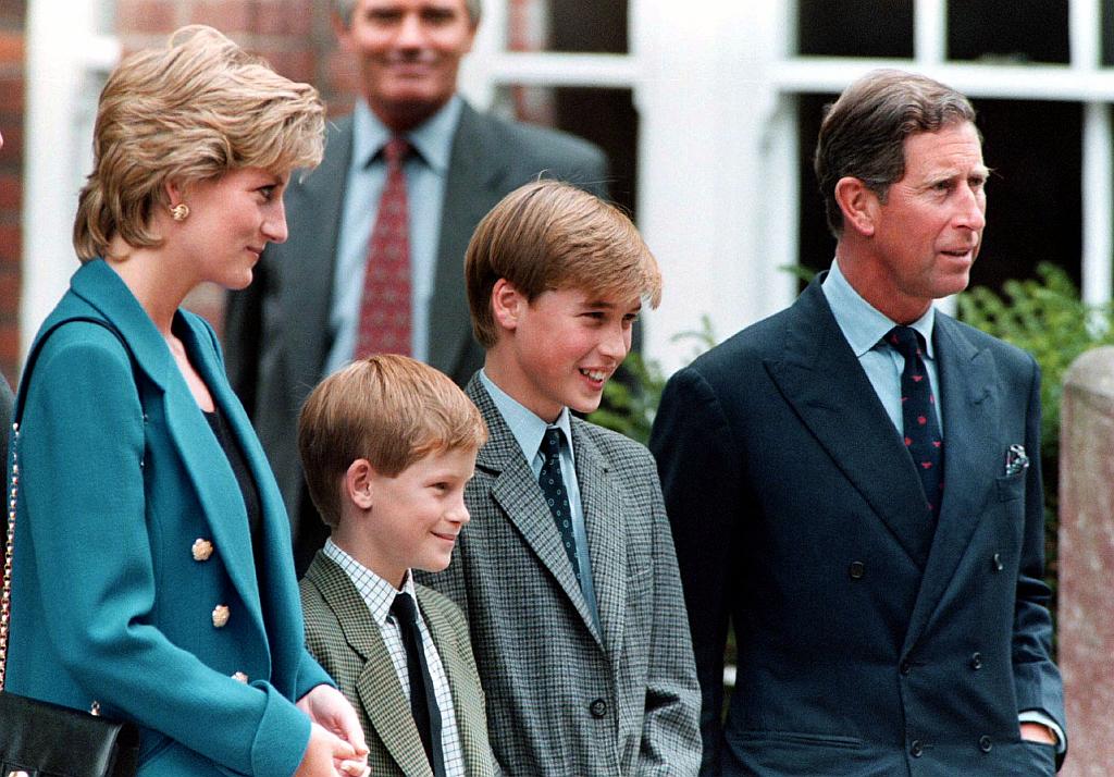 Princesa Diana, princ Harry, princ William in sedanji britanski kralj Karl III. Foto: Reuters