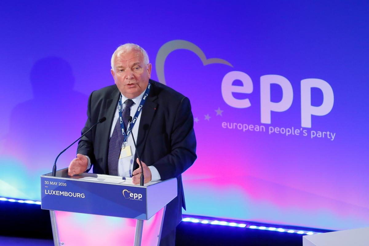 Predsednik EPP-ja Joseph Daul je v izjavi za javnost dejal, da EPP ne bo sprejel omejevanja osebnih svoboščin. Foto: EPA