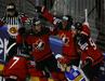 Kanadčani v zadnji tretjini zlomili Ruse za finale s Švedi