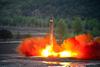 Severna Koreja izstrelila raketo, ki je letela okoli 500 kilometrov