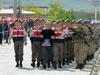 Ob začetku sojenja protestniki za obtožene izvedbe udara zahtevali smrtne kazni