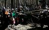 Foto: Hobitovi navdušenci v češkem gozdu uprizorili bitko petih vojska