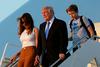 Foto: Melania in Barron Trump preseljena v Belo hišo