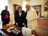 Merklova pri papežu razpravljala o prosti trgovini, migracijah in revščini