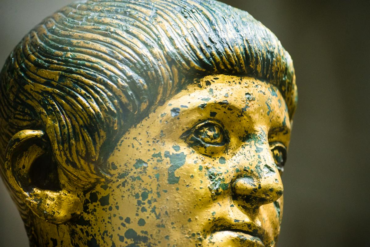 Med izjemne najdbe, ki izstopajo v širšem evropskem merilu, je kip t. i. Emonca, ki ga v Narodnem muzeju hranijo od leta 1836. Kip je bil del nagrobnega spomenika, ki se je zgledoval po Trajanovem stebru v Rimu. Foto: MMC/Miloš Ojdanić