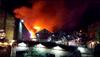 Velik požar na tržnici Camden Lock na severu Londona pod nadzorom