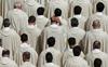 Vatikan priznal, da ima tajne smernice za duhovnike z otroki