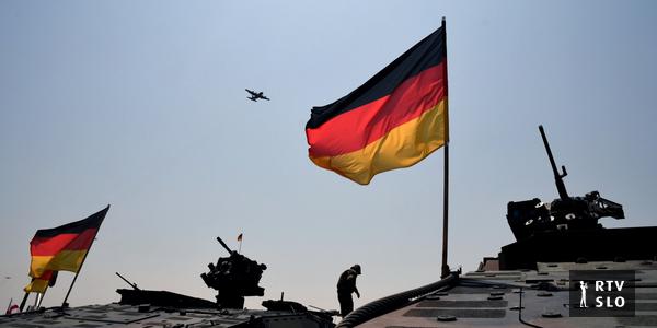 Der Deutsche Bundestag hat eine Grundgesetzänderung beschlossen und einen 100-Milliarden-Dollar-Fonds für die Bundeswehr freigegeben