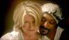 Video: Martha Stewart in Snoop Dogg v seksi prizoru iz Duha