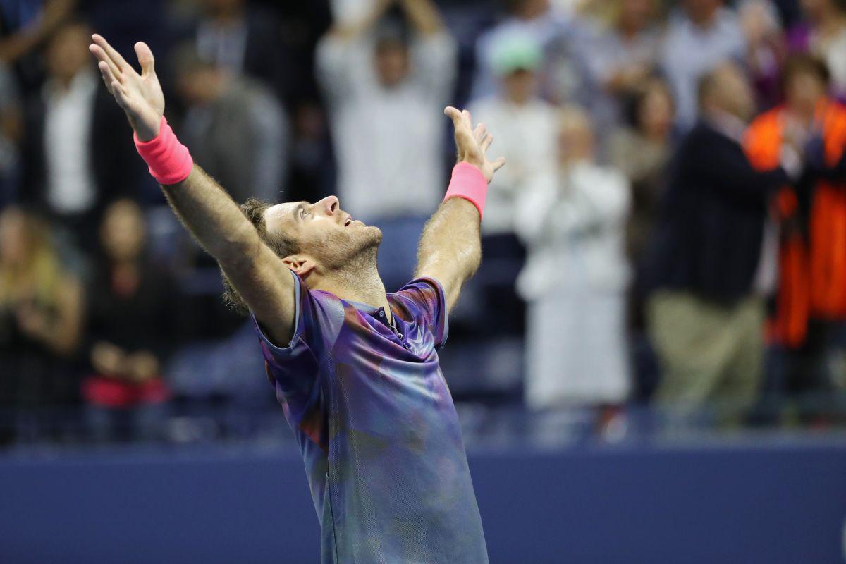 Juan Martin del Potro je pred osmimi leti v finalu premagal Federerja s 3:6, 7:6, 4:6, 7:6 in 6:2. Tudi tokrat je bil dvoboj zelo napet, a petega niza vseeno ni bilo. Foto: Reuters