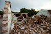 Potres v Mehiki zahteval več kot 60 žrtev, številni še ujeti v ruševinah