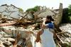 Mehika: V potresu umrlo 90 ljudi, orkan Katia vzel dve življenji