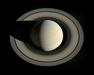 Vesoljska sonda Cassini po 13 letih na svoji zadnji poti okoli Saturna