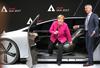 Angela Merkel avtomobilske velikane pozvala, naj si povrnejo zaupanje