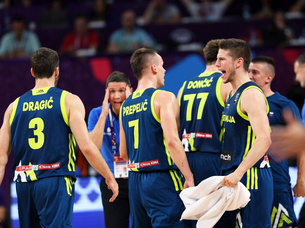 Košarkarji so poskrbeli za enega največjih uspehov slovenskega športa. Foto: EPA
