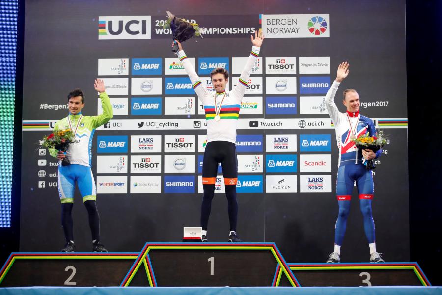 Primož Roglič je po etapni zmagi na Touru spet dvignil na noge slovenske navijače. Foto: Reuters
