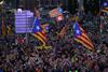 Katalonija: Podporniki s traktorji na volišča, Madrid z vsemi sredstvi proti referendumu