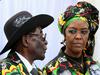 Grace Mugabe naj bi množici podarila svoje rabljeno spodnje perilo