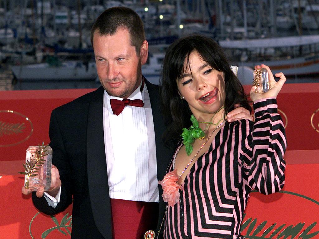 Von Trier in Björk na zmagoslavnem fotografiranju v Cannesu leta 2000. Foto: Reuters
