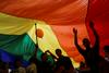 ESČP: Romunija z nepriznavanjem partnerstev istospolnih oseb krši njihove pravice