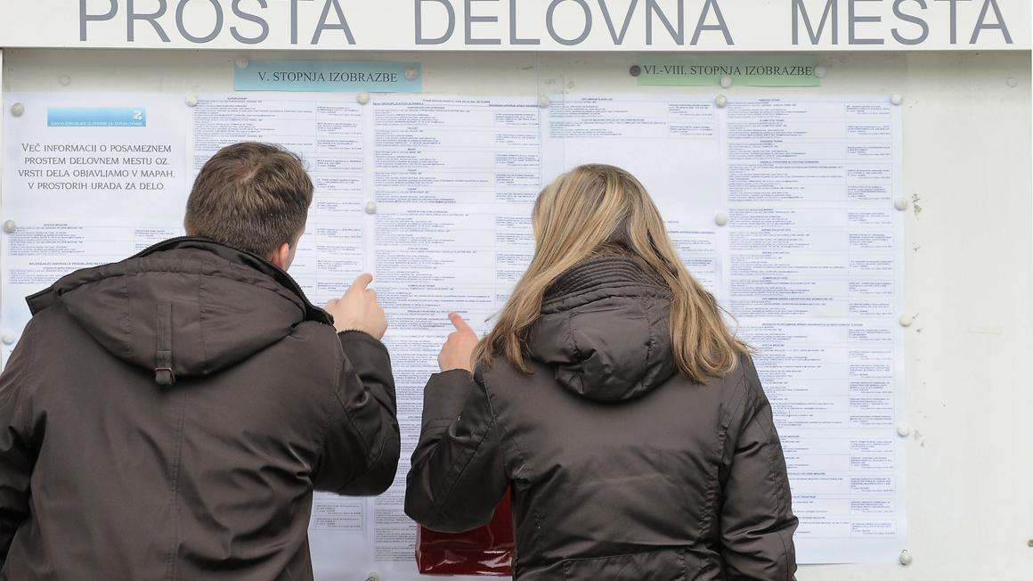 Na območni službi zavoda za zaposlovanje v Kopru ocenjujejo, da je večje število tistih, ki so zaposlitev vendarle ohranili, saj si delodajalci pri ohranjanju kadra pomagajo z ukrepi za zajezitev posledic epidemije. Zavod za zaposlovanje Foto: BoBo